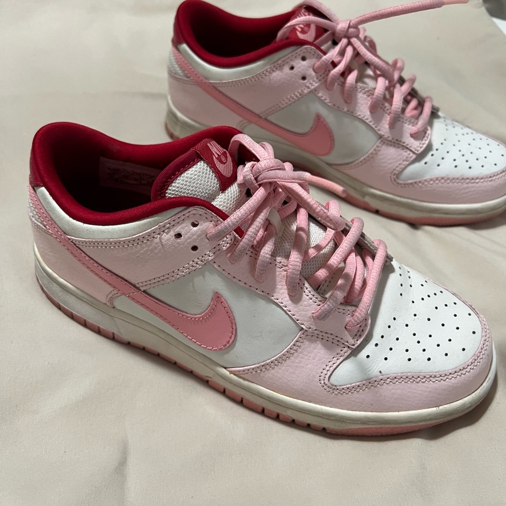 Nike Women's Pink and White Low-Top Sneakers